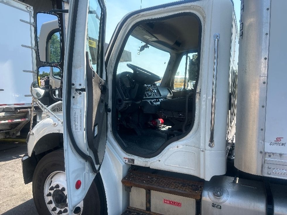 Medium Duty Box Truck-Light and Medium Duty Trucks-Freightliner-2020-M2-Obetz-OH-206,795\n\t\tmiles-$ 51,000 - Image 16