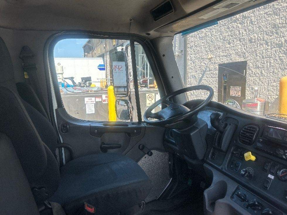 Medium Duty Box Truck-Light and Medium Duty Trucks-Freightliner-2020-M2-Obetz-OH-206,795\n\t\tmiles-$ 51,000 - Image 22