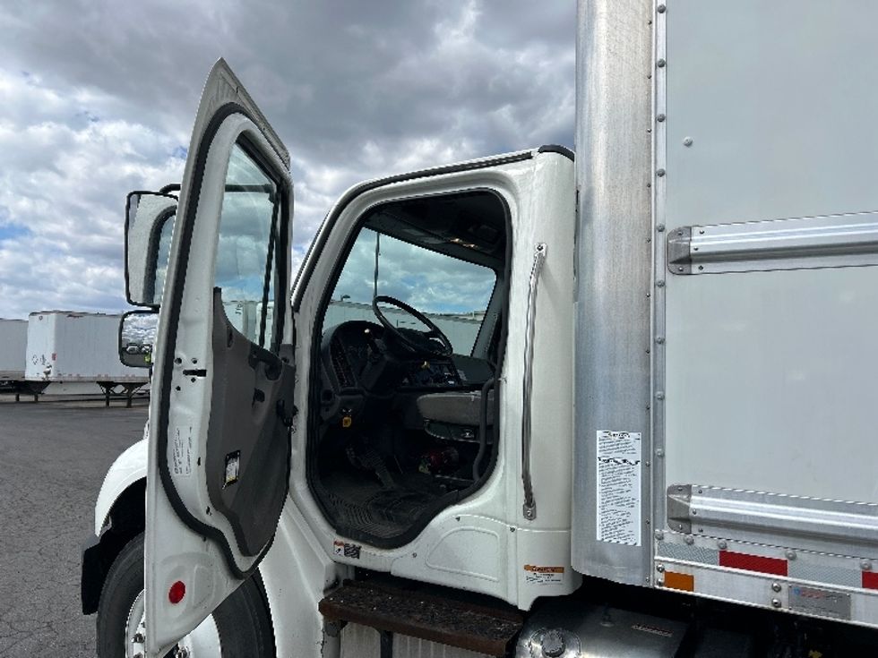 Medium Duty Box Truck-Light and Medium Duty Trucks-Freightliner-2020-M2-Obetz-OH-221,454\n\t\tmiles-$ 44,500 - Image 16