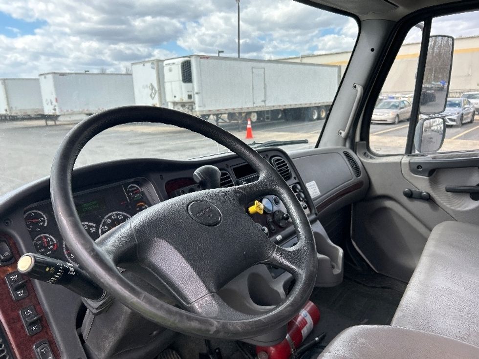 Medium Duty Box Truck-Light and Medium Duty Trucks-Freightliner-2020-M2-Obetz-OH-221,454\n\t\tmiles-$ 44,500 - Image 17