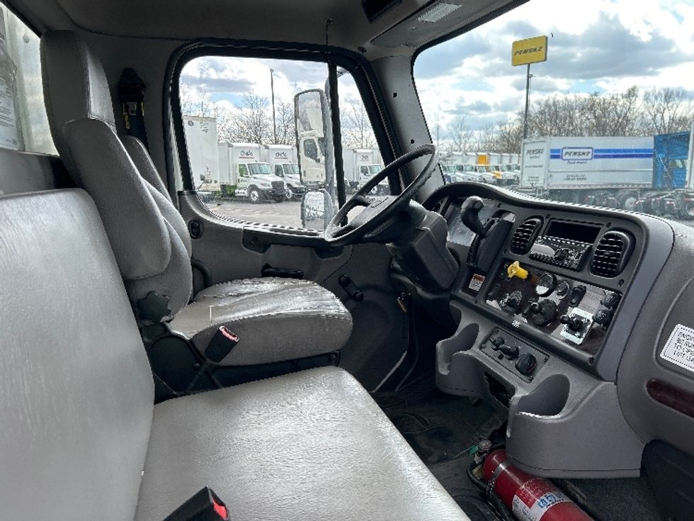 Medium Duty Box Truck-Light and Medium Duty Trucks-Freightliner-2020-M2-Obetz-OH-221,454\n\t\tmiles-$ 44,500 - Image 21