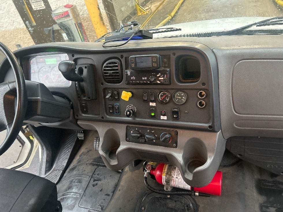 Medium Duty Box Truck-Light and Medium Duty Trucks-Freightliner-2020-M2-Obetz-OH-245,301\n\t\tmiles-$ 45,250 - Image 22