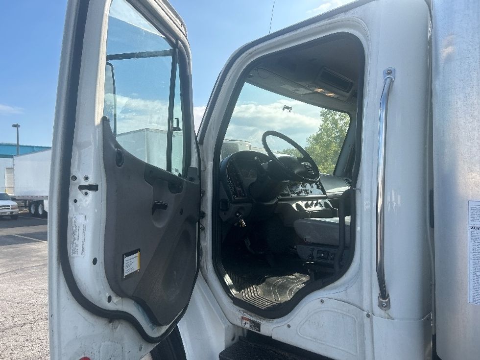 Medium Duty Box Truck-Light and Medium Duty Trucks-Freightliner-2020-M2-Obetz-OH-259,870\n\t\tmiles-$ 29,000 - Image 16