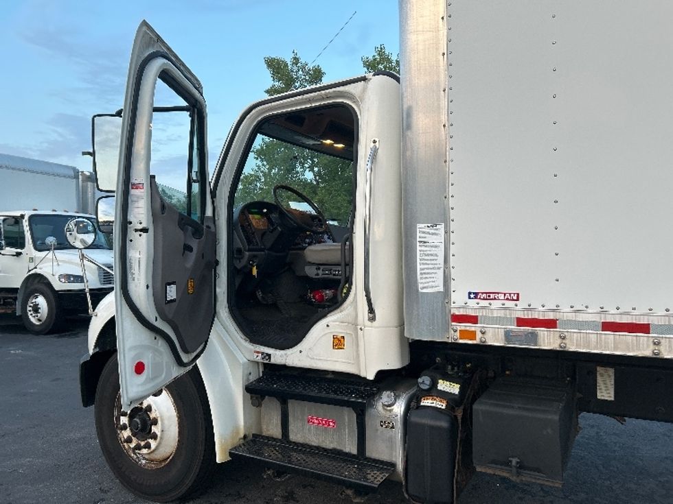 Medium Duty Box Truck-Light and Medium Duty Trucks-Freightliner-2020-M2-Obetz-OH-317,550\n\t\tmiles-$ 23,500 - Image 16
