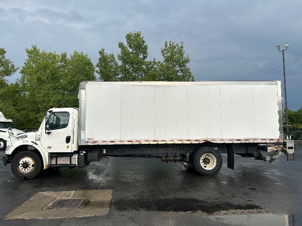Medium Duty Box Truck-Light and Medium Duty Trucks-Freightliner-2020-M2-Obetz-OH-317,550\n\t\tmiles-$ 23,500 - Image 4