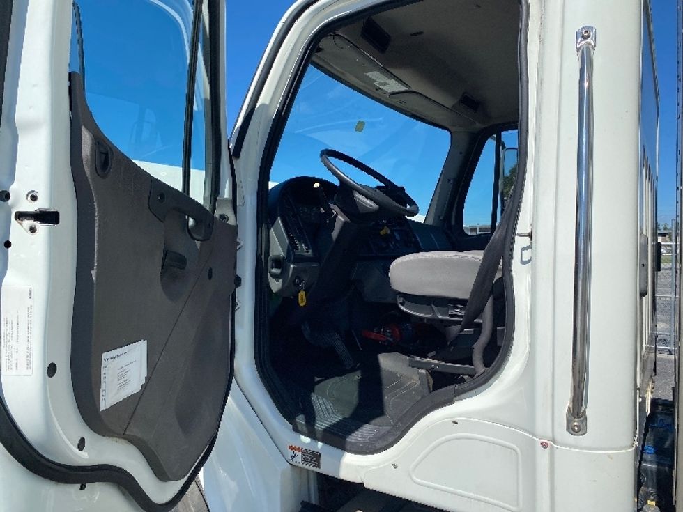 Medium Duty Box Truck-Light and Medium Duty Trucks-Freightliner-2020-M2-Ocala-FL-257,290\n\t\tmiles-$ 42,250 - Image 16