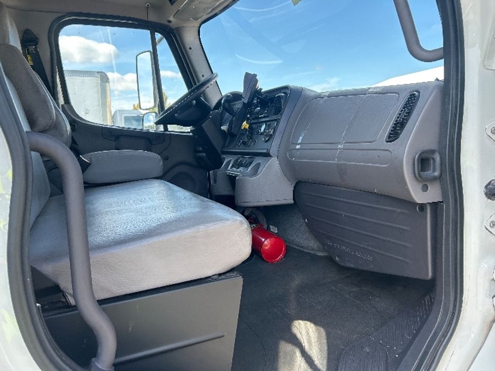 Medium Duty Box Truck-Light and Medium Duty Trucks-Freightliner-2020-M2-Ocala-FL-257,290\n\t\tmiles-$ 42,250 - Image 19