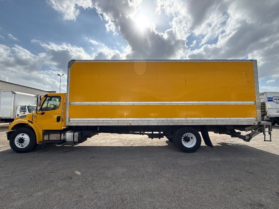 Medium Duty Box Truck-Light and Medium Duty Trucks-Freightliner-2020-M2-Odessa-TX-226,599\n\t\tmiles-$ 38,000 - Image 4