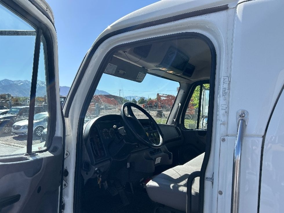Medium Duty Box Truck-Light and Medium Duty Trucks-Freightliner-2020-M2-Ogden-UT-130,861\n\t\tmiles-$ 61,250 - Image 16