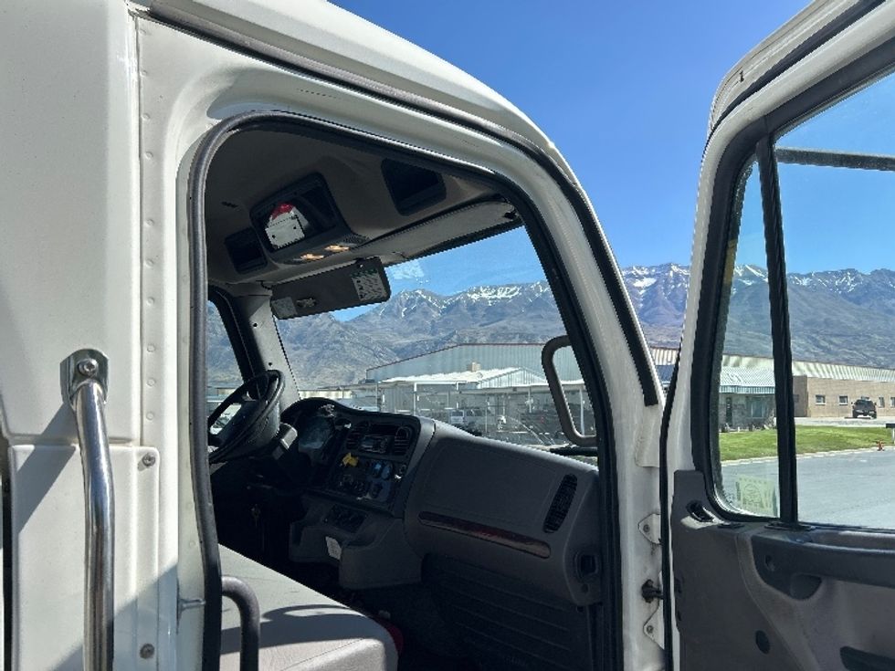 Medium Duty Box Truck-Light and Medium Duty Trucks-Freightliner-2020-M2-Ogden-UT-130,861\n\t\tmiles-$ 61,250 - Image 20