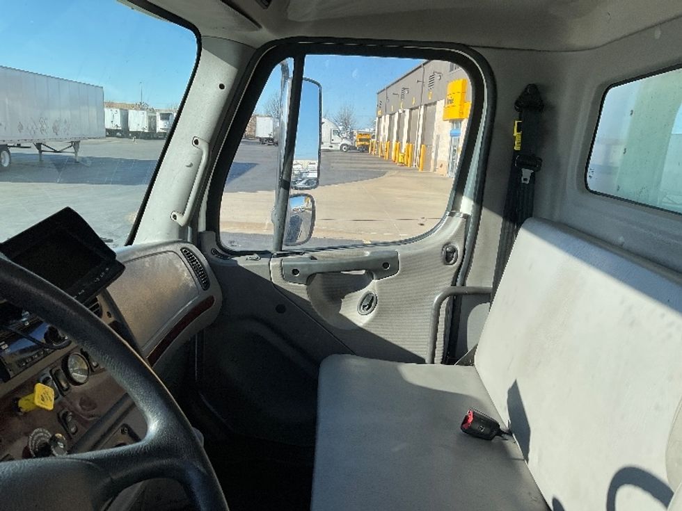 Medium Duty Box Truck-Light and Medium Duty Trucks-Freightliner-2020-M2-Oklahoma City-OK-118,959\n\t\tmiles-$ 62,750 - Image 19