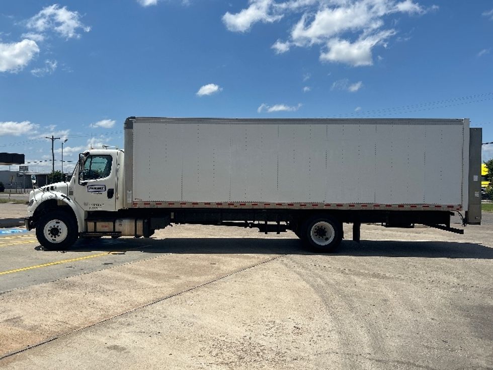 Medium Duty Box Truck-Light and Medium Duty Trucks-Freightliner-2020-M2-Oklahoma City-OK-175,670\n\t\tmiles-$ 54,250 - Image 4