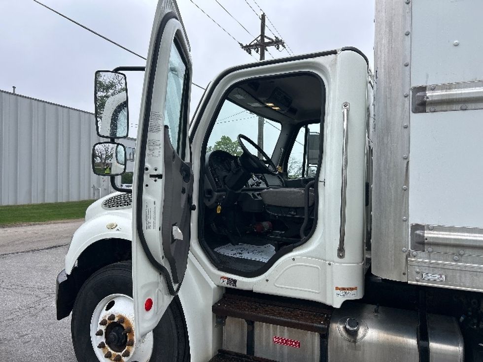 Medium Duty Box Truck-Light and Medium Duty Trucks-Freightliner-2020-M2-Omaha-NE-154,498\n\t\tmiles-$ 55,000 - Image 16