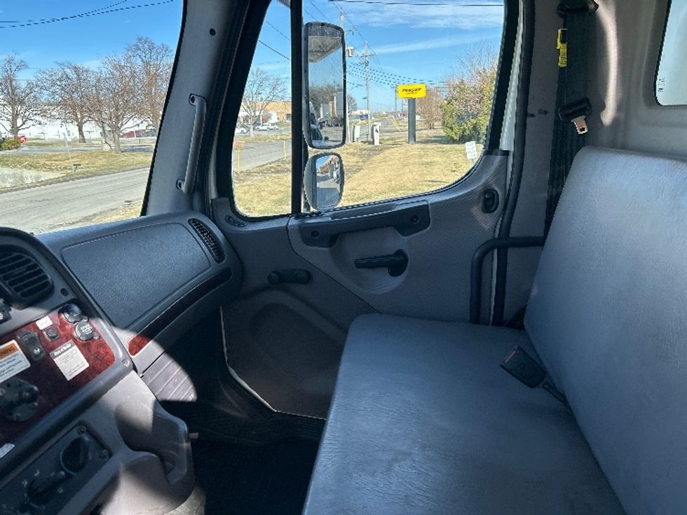 Medium Duty Box Truck-Light and Medium Duty Trucks-Freightliner-2020-M2-Omaha-NE-239,119\n\t\tmiles-$ 44,250 - Image 18