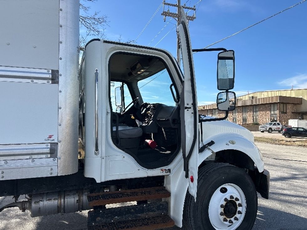 Medium Duty Box Truck-Light and Medium Duty Trucks-Freightliner-2020-M2-Omaha-NE-239,119\n\t\tmiles-$ 44,250 - Image 19