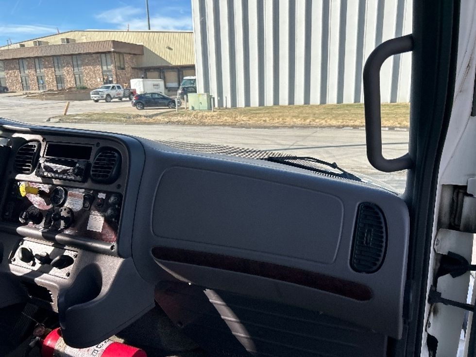 Medium Duty Box Truck-Light and Medium Duty Trucks-Freightliner-2020-M2-Omaha-NE-239,119\n\t\tmiles-$ 44,250 - Image 20