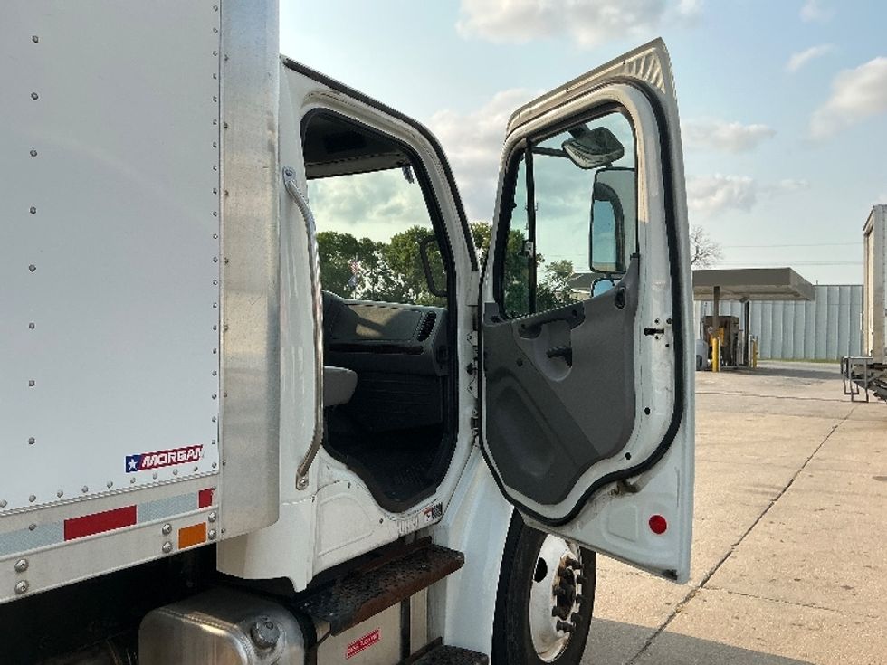 Medium Duty Box Truck-Light and Medium Duty Trucks-Freightliner-2020-M2-Omaha-NE-339,387\n\t\tmiles-$ 23,500 - Image 20