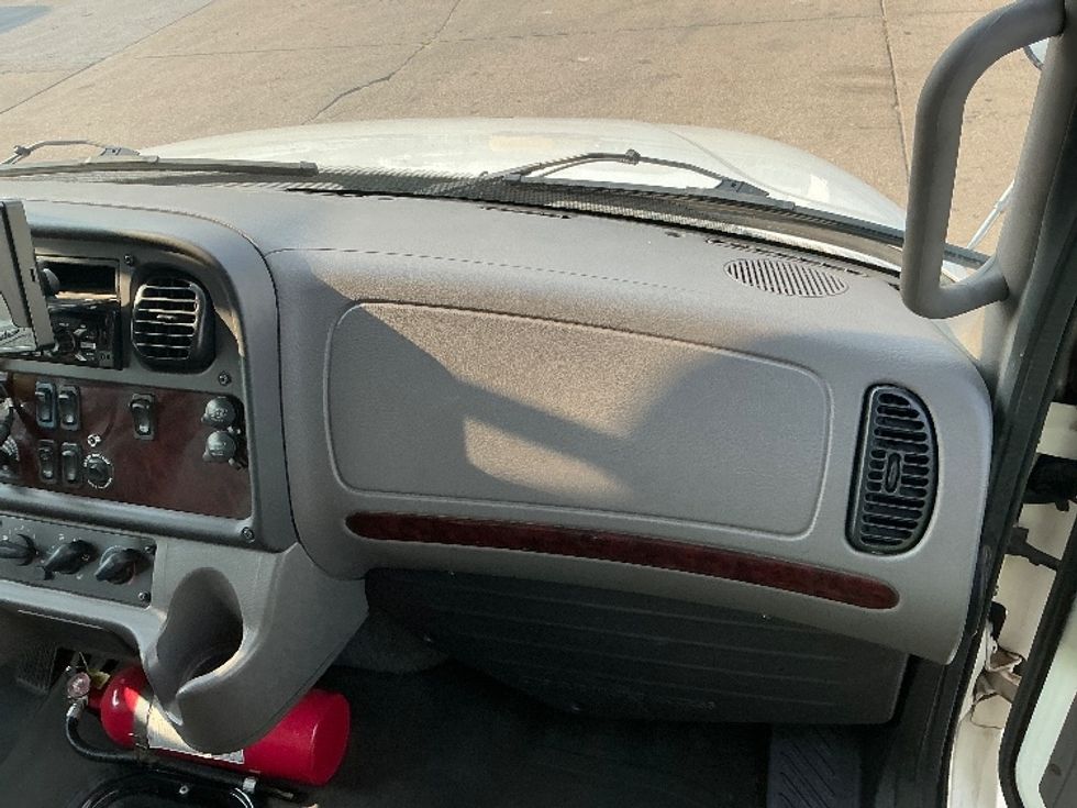 Medium Duty Box Truck-Light and Medium Duty Trucks-Freightliner-2020-M2-Omaha-NE-339,387\n\t\tmiles-$ 23,500 - Image 21