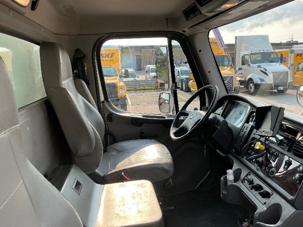 Medium Duty Box Truck-Light and Medium Duty Trucks-Freightliner-2020-M2-Omaha-NE-339,387\n\t\tmiles-$ 23,500 - Image 22