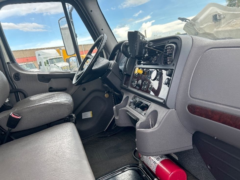 Medium Duty Box Truck-Light and Medium Duty Trucks-Freightliner-2020-M2-Orlando-FL-150,127\n\t\tmiles-$ 60,000 - Image 22