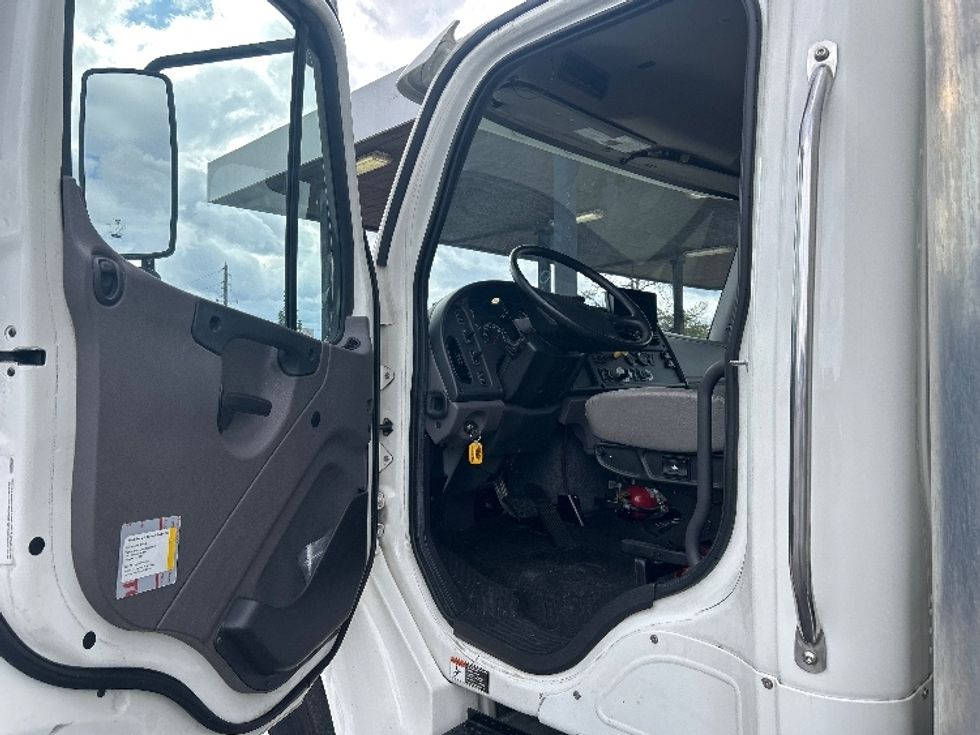 Medium Duty Box Truck-Light and Medium Duty Trucks-Freightliner-2020-M2-Orlando-FL-17,446\n\t\tmiles-$ 68,750 - Image 16