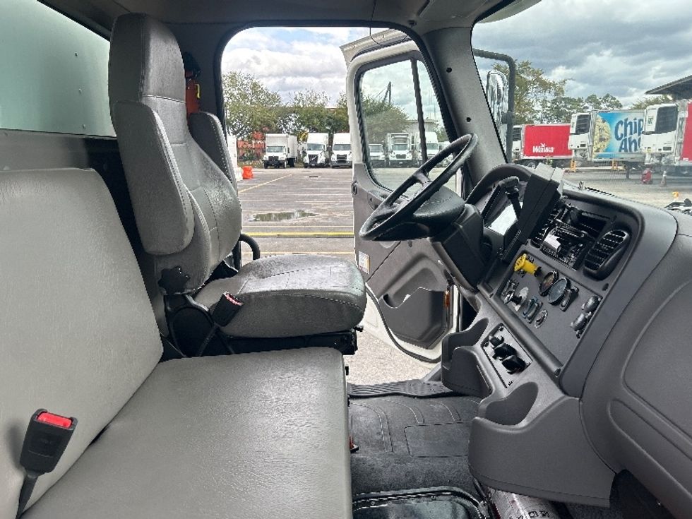 Medium Duty Box Truck-Light and Medium Duty Trucks-Freightliner-2020-M2-Orlando-FL-17,446\n\t\tmiles-$ 68,750 - Image 22