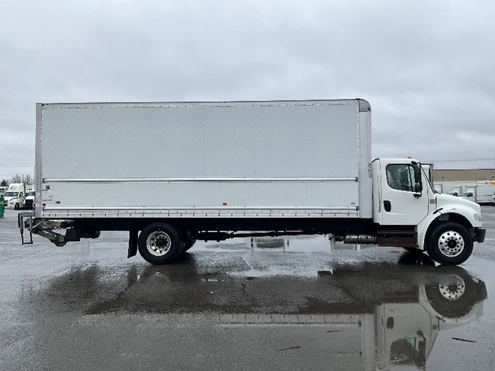 Medium Duty Box Truck-Light and Medium Duty Trucks-Freightliner-2020-M2-Ottawa-ON-211,478\n\t\tkm-$ 77,500 - Image 16