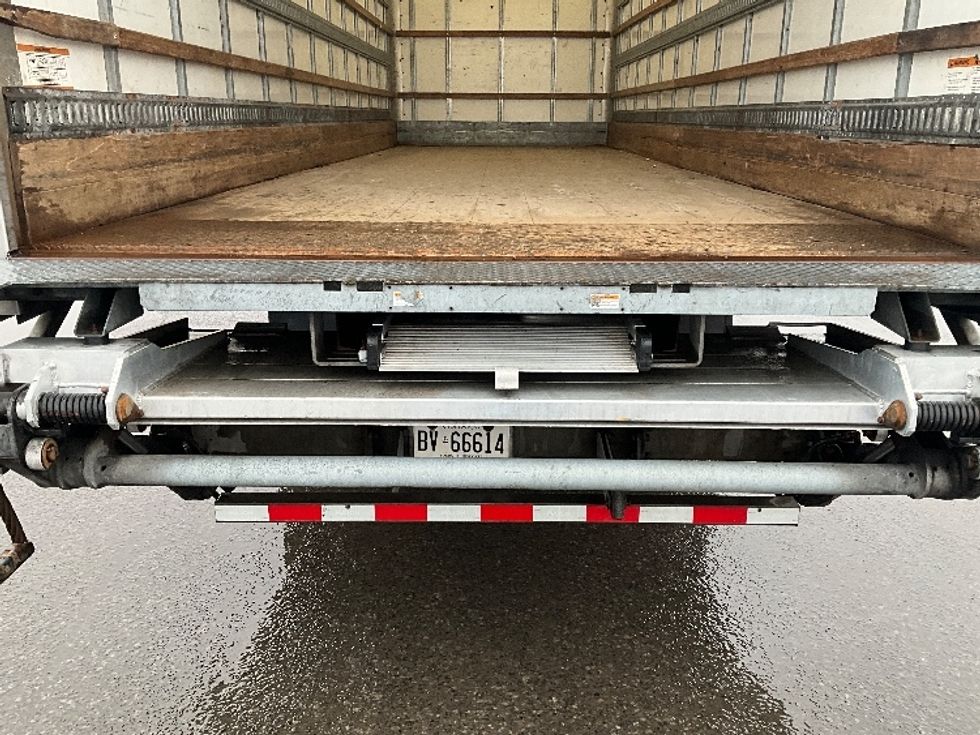 Medium Duty Box Truck-Light and Medium Duty Trucks-Freightliner-2020-M2-Ottawa-ON-211,478\n\t\tkm-$ 77,500 - Image 9