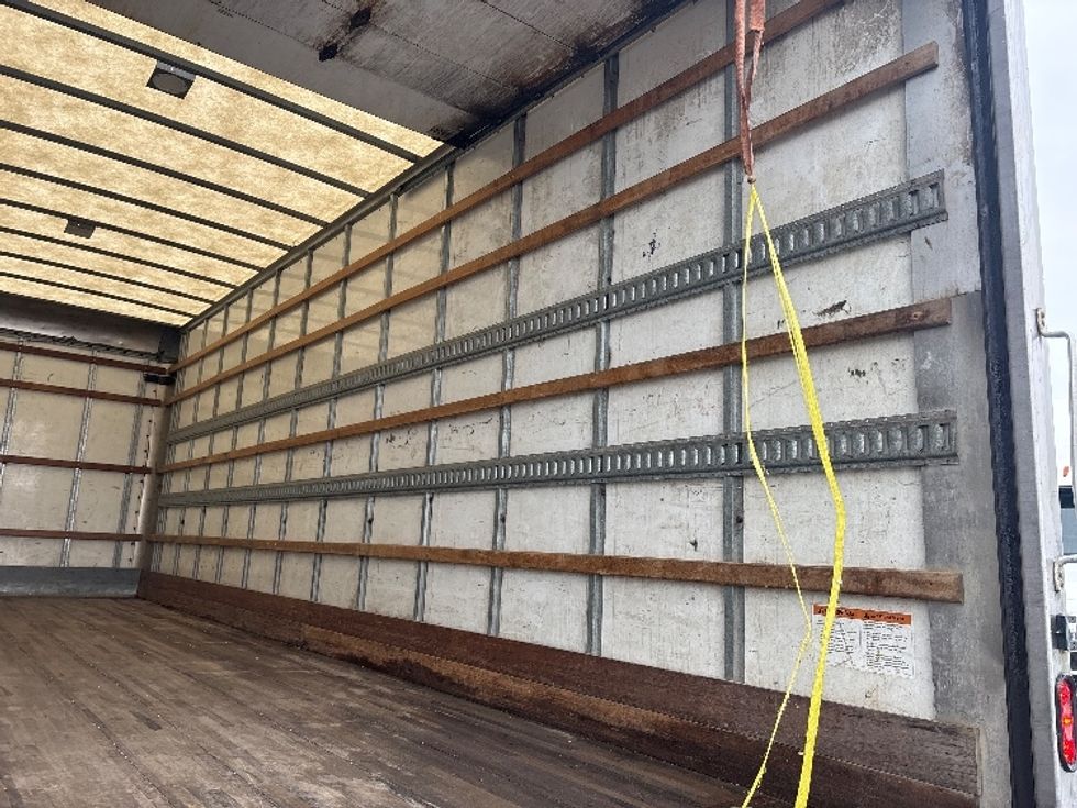 Medium Duty Box Truck-Light and Medium Duty Trucks-Freightliner-2020-M2-Ottawa-ON-234,890\n\t\tkm-$ 72,500 - Image 12