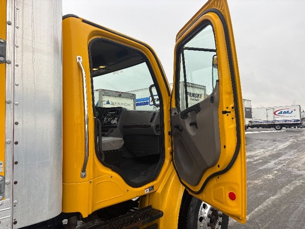 Medium Duty Box Truck-Light and Medium Duty Trucks-Freightliner-2020-M2-Ottawa-ON-234,890\n\t\tkm-$ 72,500 - Image 20