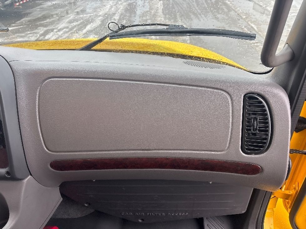 Medium Duty Box Truck-Light and Medium Duty Trucks-Freightliner-2020-M2-Ottawa-ON-234,890\n\t\tkm-$ 72,500 - Image 21