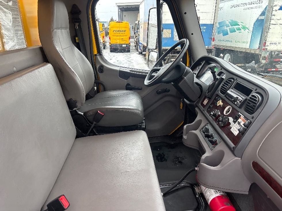 Medium Duty Box Truck-Light and Medium Duty Trucks-Freightliner-2020-M2-Ottawa-ON-234,890\n\t\tkm-$ 72,500 - Image 22