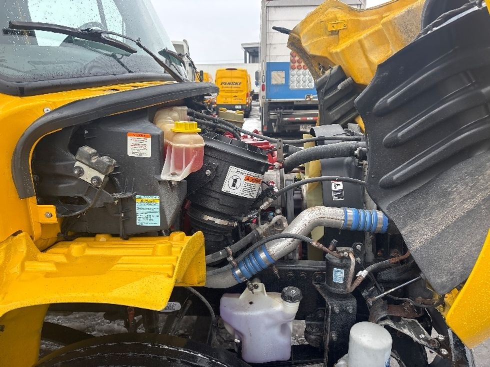 Medium Duty Box Truck-Light and Medium Duty Trucks-Freightliner-2020-M2-Ottawa-ON-234,890\n\t\tkm-$ 72,500 - Image 24