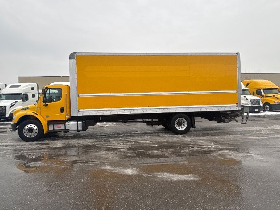 Medium Duty Box Truck-Light and Medium Duty Trucks-Freightliner-2020-M2-Ottawa-ON-234,890\n\t\tkm-$ 72,500 - Image 4