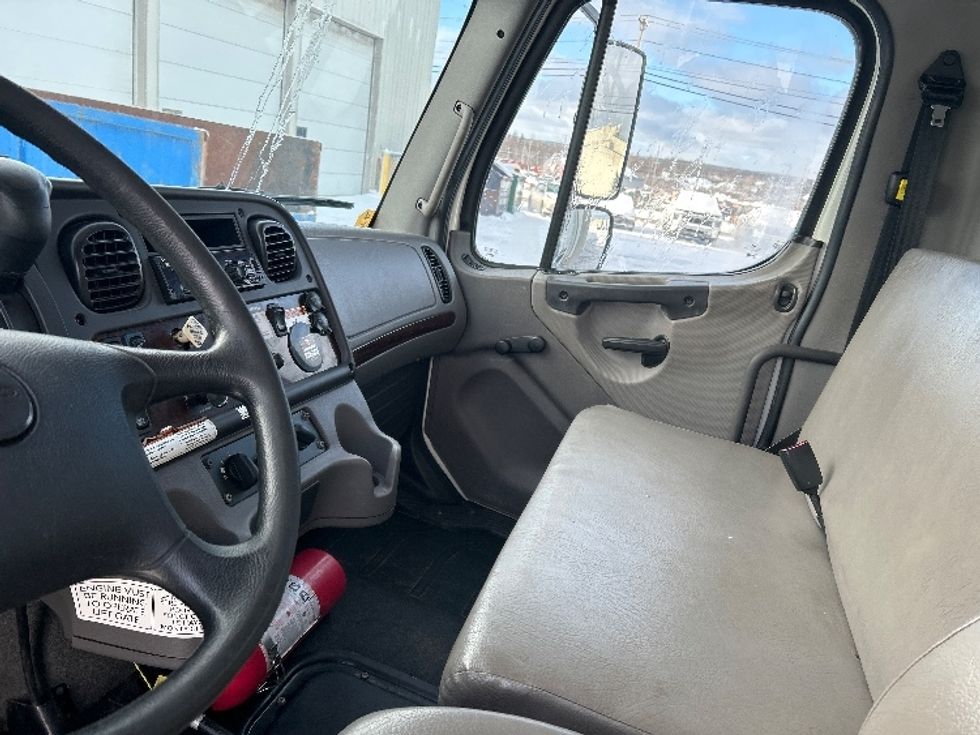 Medium Duty Box Truck-Light and Medium Duty Trucks-Freightliner-2020-M2-Ottawa-ON-258,032\n\t\tkm-$ 73,750 - Image 19