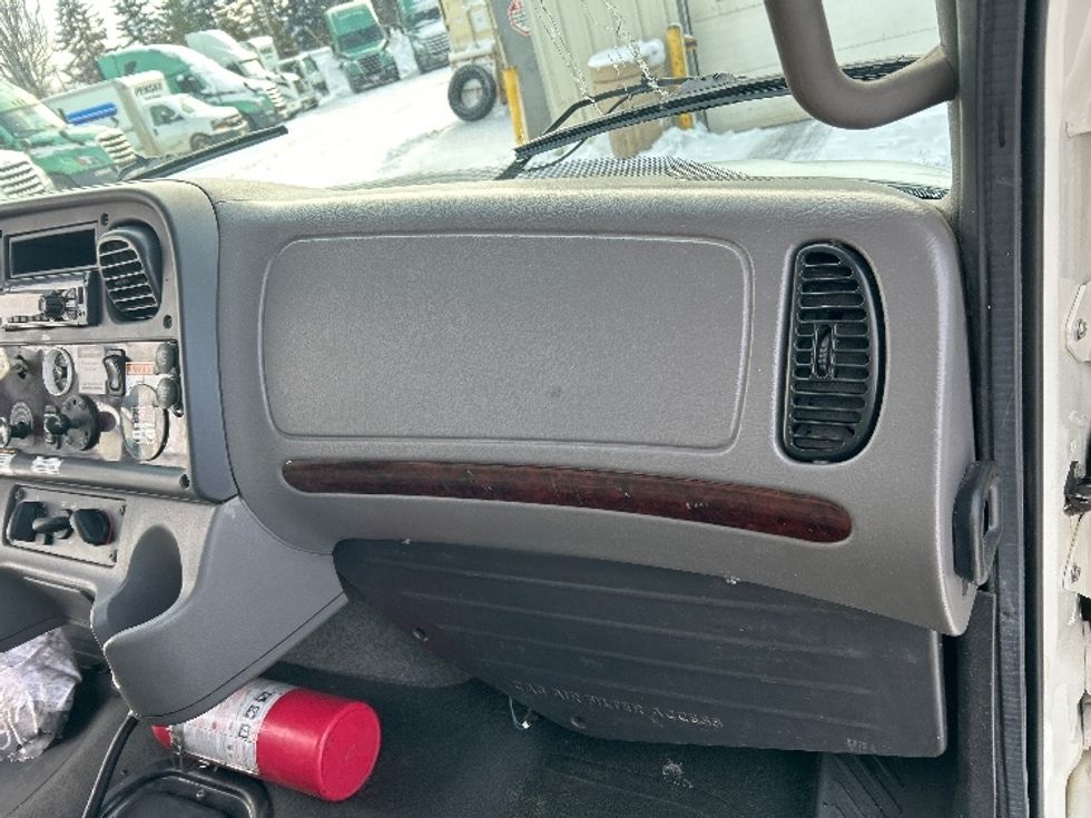 Medium Duty Box Truck-Light and Medium Duty Trucks-Freightliner-2020-M2-Ottawa-ON-258,032\n\t\tkm-$ 73,750 - Image 21