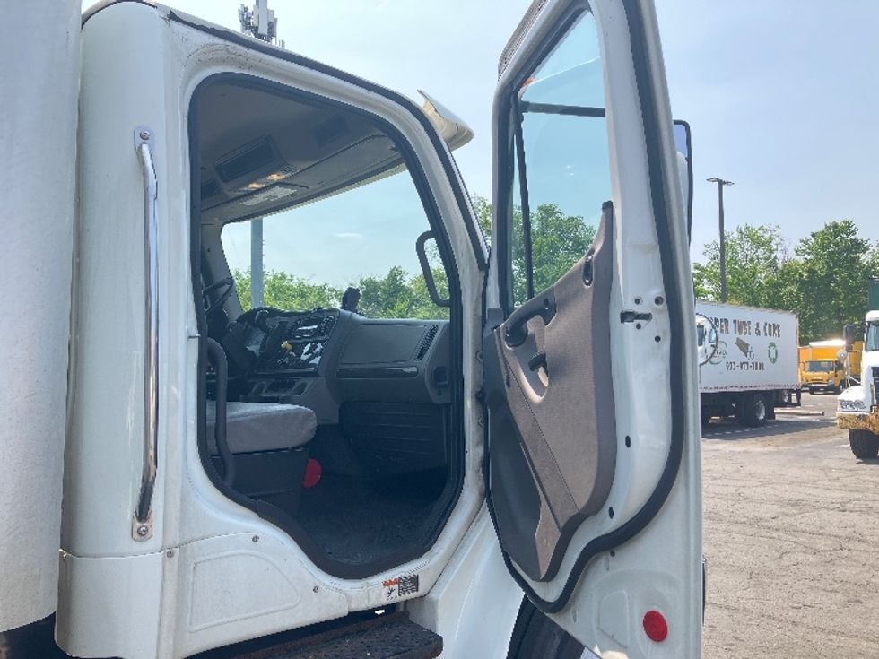 Medium Duty Box Truck-Light and Medium Duty Trucks-Freightliner-2020-M2-Parsippany-NJ-230,327\n\t\tmiles-$ 40,000 - Image 19
