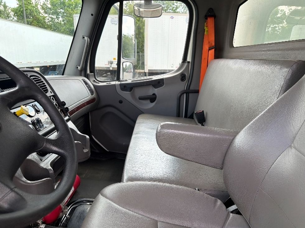 Medium Duty Box Truck-Light and Medium Duty Trucks-Freightliner-2020-M2-Parsippany-NJ-346,021\n\t\tmiles-$ 24,250 - Image 19