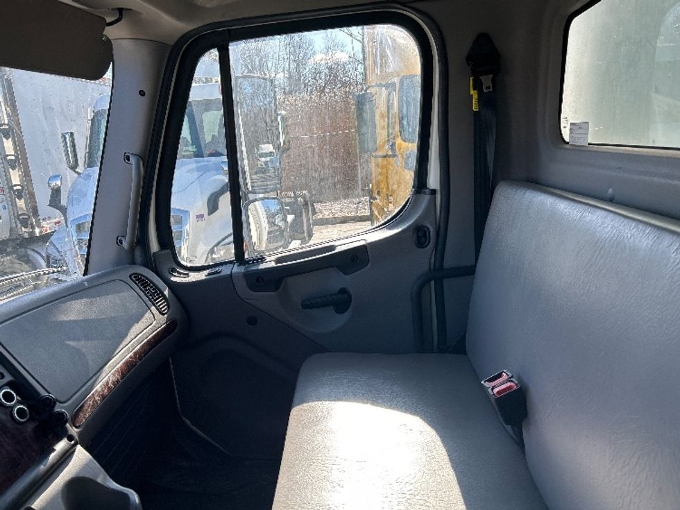 Medium Duty Box Truck-Light and Medium Duty Trucks-Freightliner-2020-M2-Parsippany-NJ-65,692\n\t\tmiles-$ 64,000 - Image 19