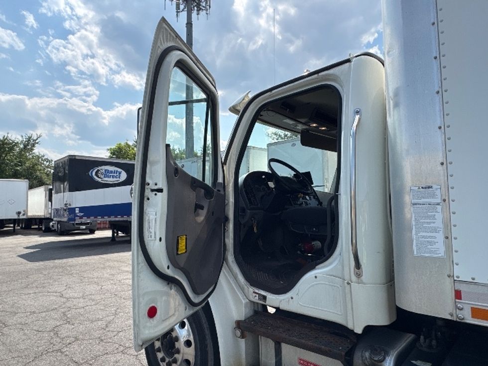 Medium Duty Box Truck-Light and Medium Duty Trucks-Freightliner-2020-M2-Parsippany-NJ-91,328\n\t\tmiles-$ 62,500 - Image 16