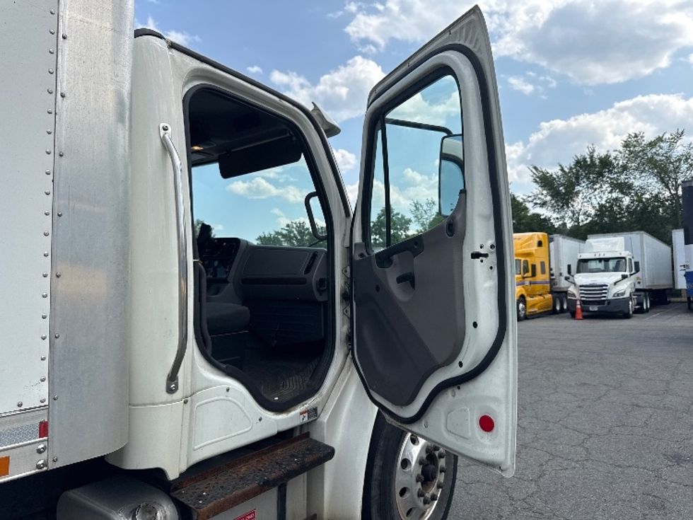 Medium Duty Box Truck-Light and Medium Duty Trucks-Freightliner-2020-M2-Parsippany-NJ-91,328\n\t\tmiles-$ 62,500 - Image 20