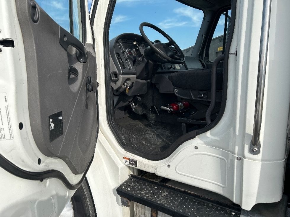 Medium Duty Box Truck-Light and Medium Duty Trucks-Freightliner-2020-M2-Pasco-WA-211,139\n\t\tmiles-$ 45,250 - Image 16