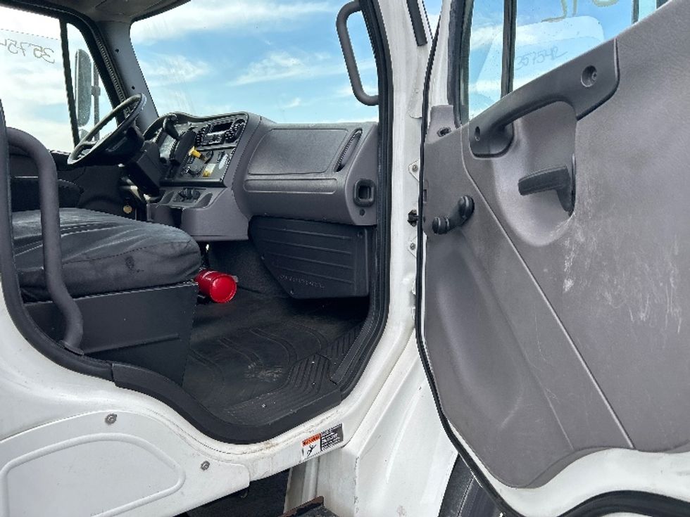Medium Duty Box Truck-Light and Medium Duty Trucks-Freightliner-2020-M2-Pasco-WA-211,139\n\t\tmiles-$ 45,250 - Image 20