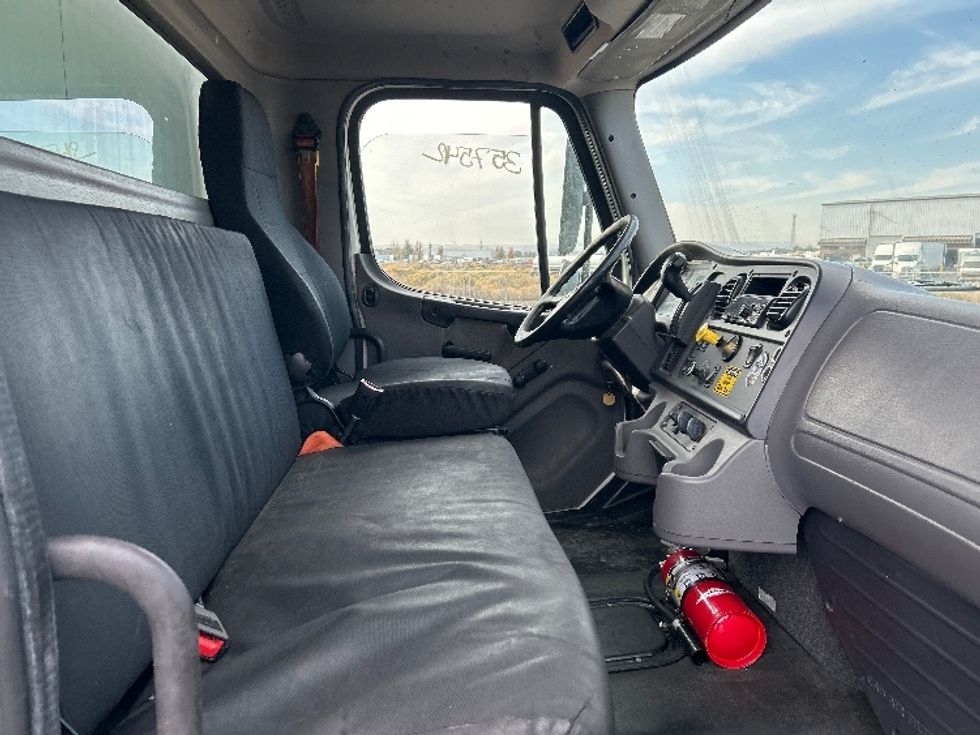 Medium Duty Box Truck-Light and Medium Duty Trucks-Freightliner-2020-M2-Pasco-WA-211,139\n\t\tmiles-$ 45,250 - Image 22