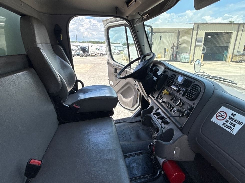 Medium Duty Box Truck-Light and Medium Duty Trucks-Freightliner-2020-M2-Pell City-AL-307,001\n\t\tmiles-$ 27,250 - Image 22