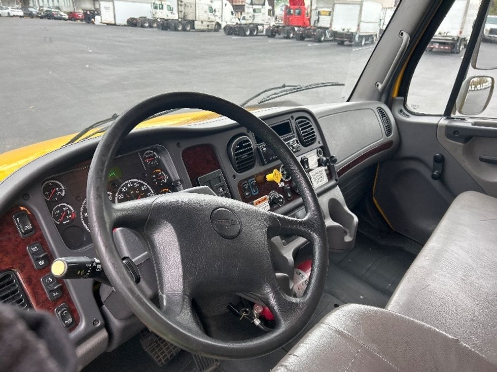 Medium Duty Box Truck-Light and Medium Duty Trucks-Freightliner-2020-M2-Pennsauken-NJ-171,283\n\t\tmiles-$ 43,750 - Image 18