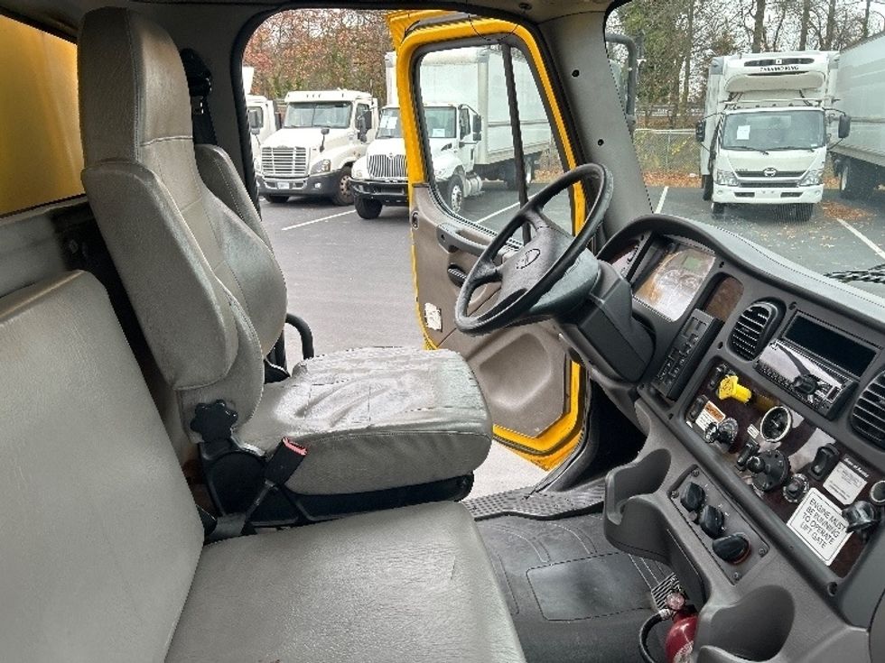 Medium Duty Box Truck-Light and Medium Duty Trucks-Freightliner-2020-M2-Pennsauken-NJ-171,283\n\t\tmiles-$ 43,750 - Image 22