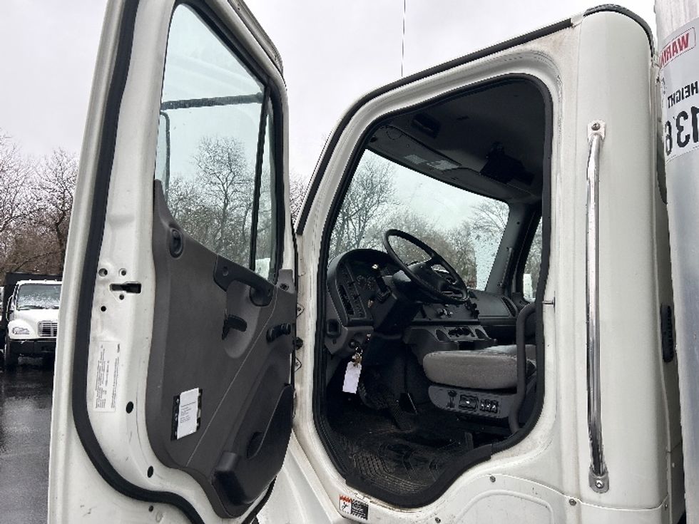 Medium Duty Box Truck-Light and Medium Duty Trucks-Freightliner-2020-M2-Pennsauken-NJ-56,100\n\t\tmiles-$ 64,500 - Image 16
