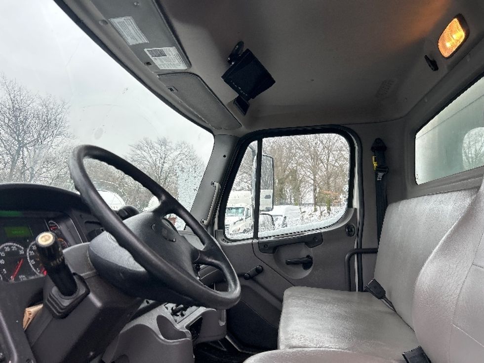 Medium Duty Box Truck-Light and Medium Duty Trucks-Freightliner-2020-M2-Pennsauken-NJ-56,100\n\t\tmiles-$ 64,500 - Image 17
