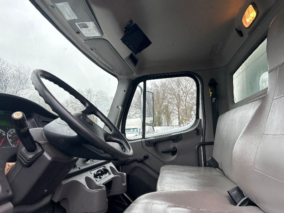 Medium Duty Box Truck-Light and Medium Duty Trucks-Freightliner-2020-M2-Pennsauken-NJ-56,100\n\t\tmiles-$ 64,500 - Image 19